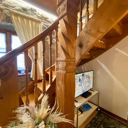 Mein Mini-haus - 2 - Smart-tv - Stein & Holz Apartman